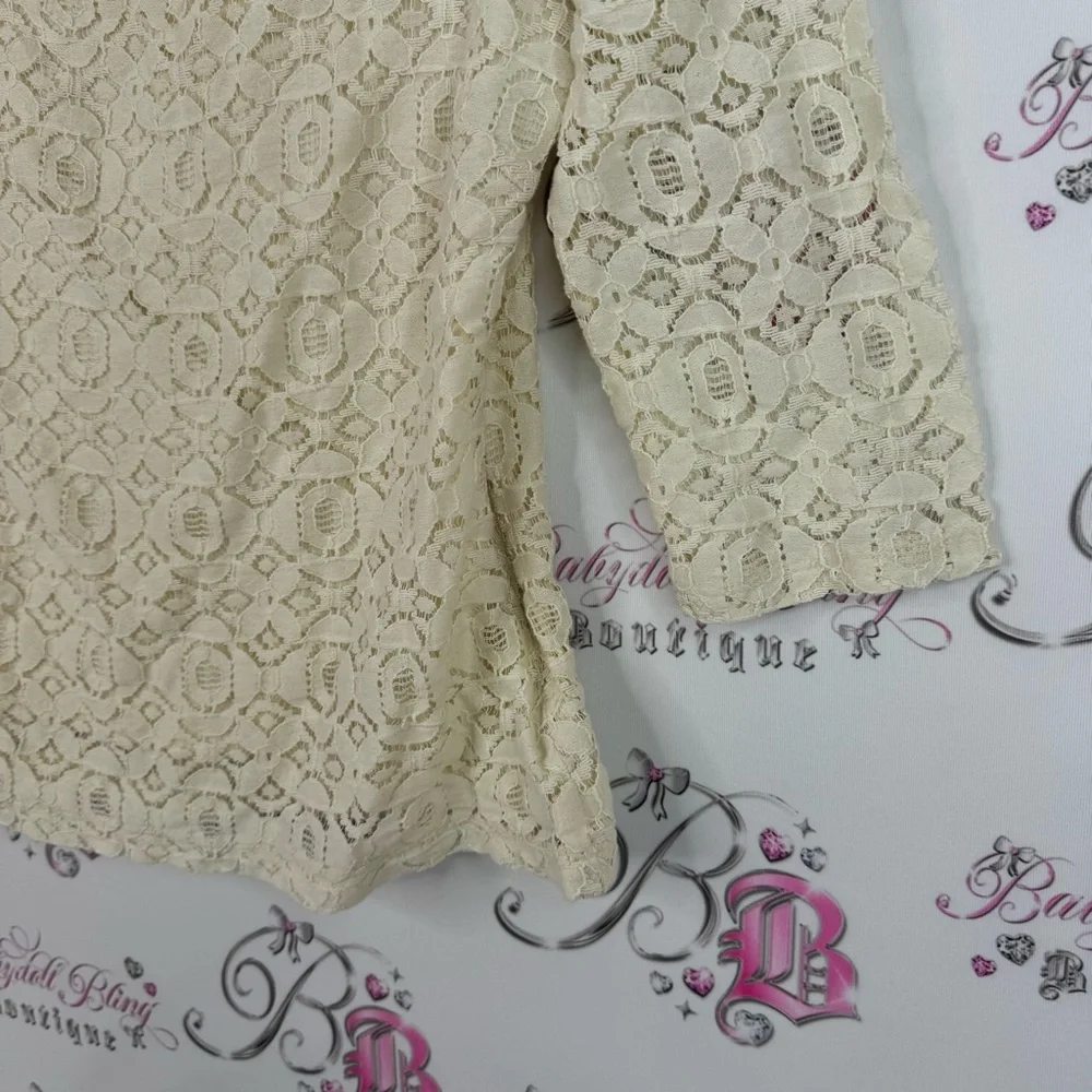 Banana Republic shirt crochet style lace floral Cream Lace Blouse - Picture 2 of 5